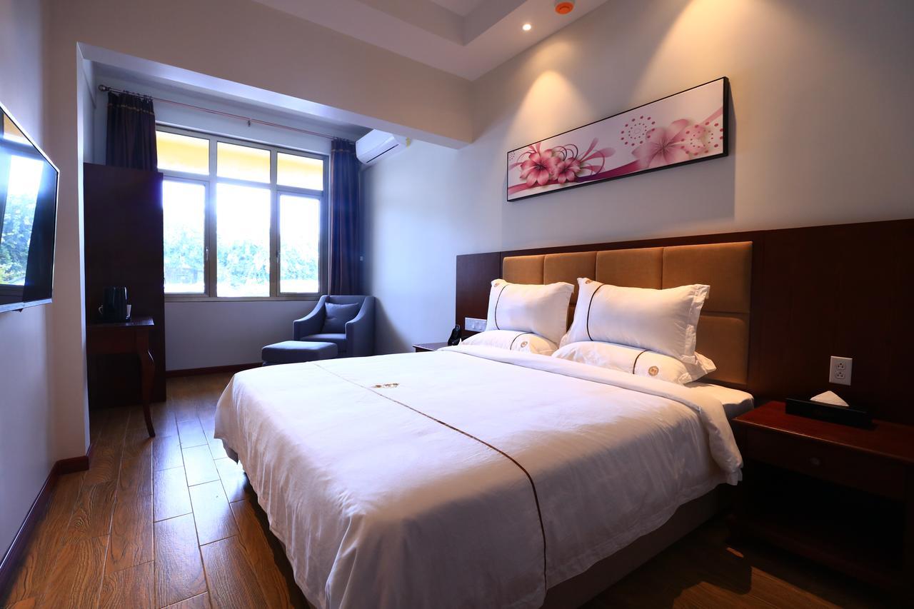 Tf Seaside Hotel Garapan Eksteriør bilde